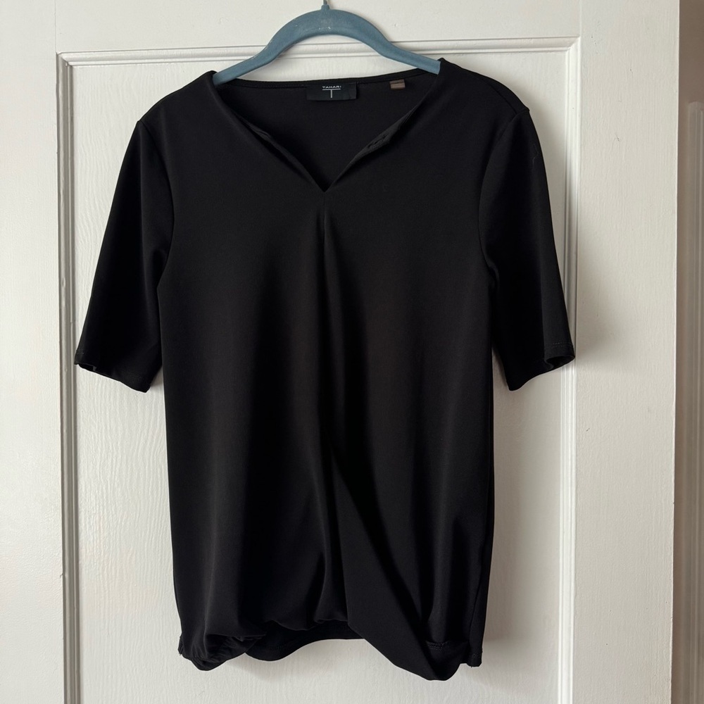 Womenโs Tahari Black Short Sleeve Top Size XS